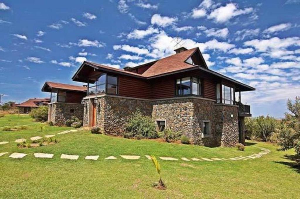 The Great Rift Valley Lodge & Golf Resort – Luxury Above the Clouds