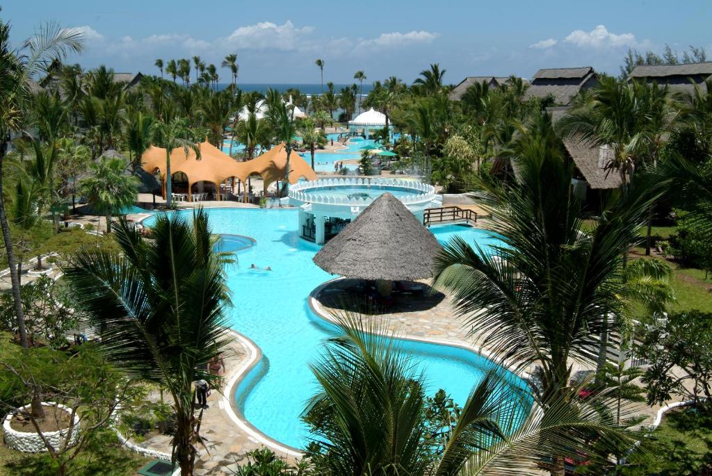 Southern Palms Beach Resort – Luxury Coastal Escape