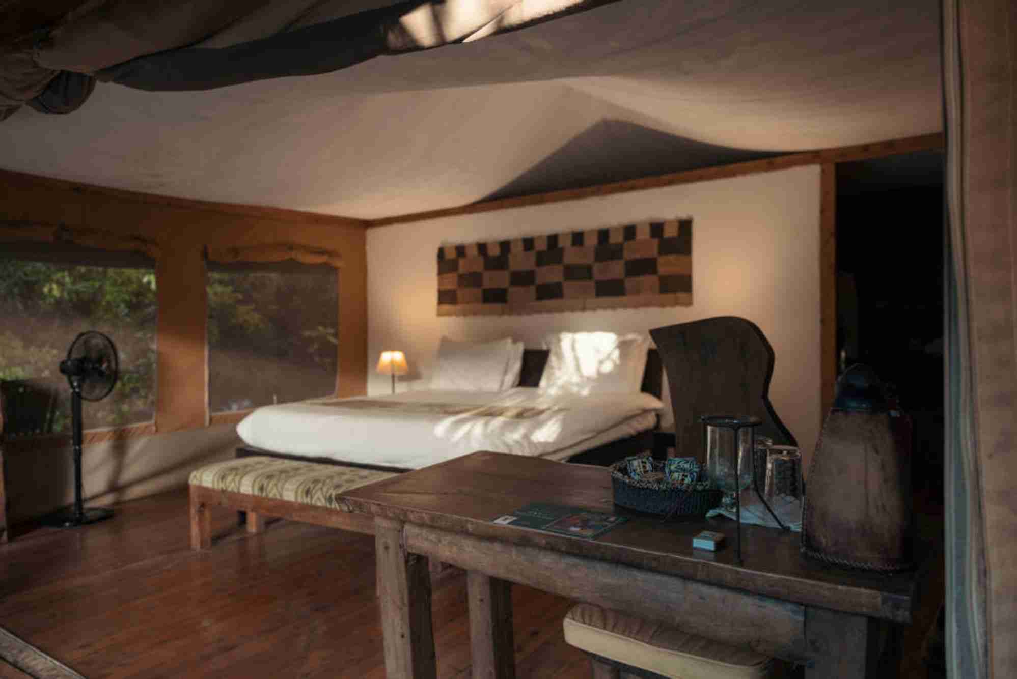 Rhino River Camp – Wild Serenity by the River ??