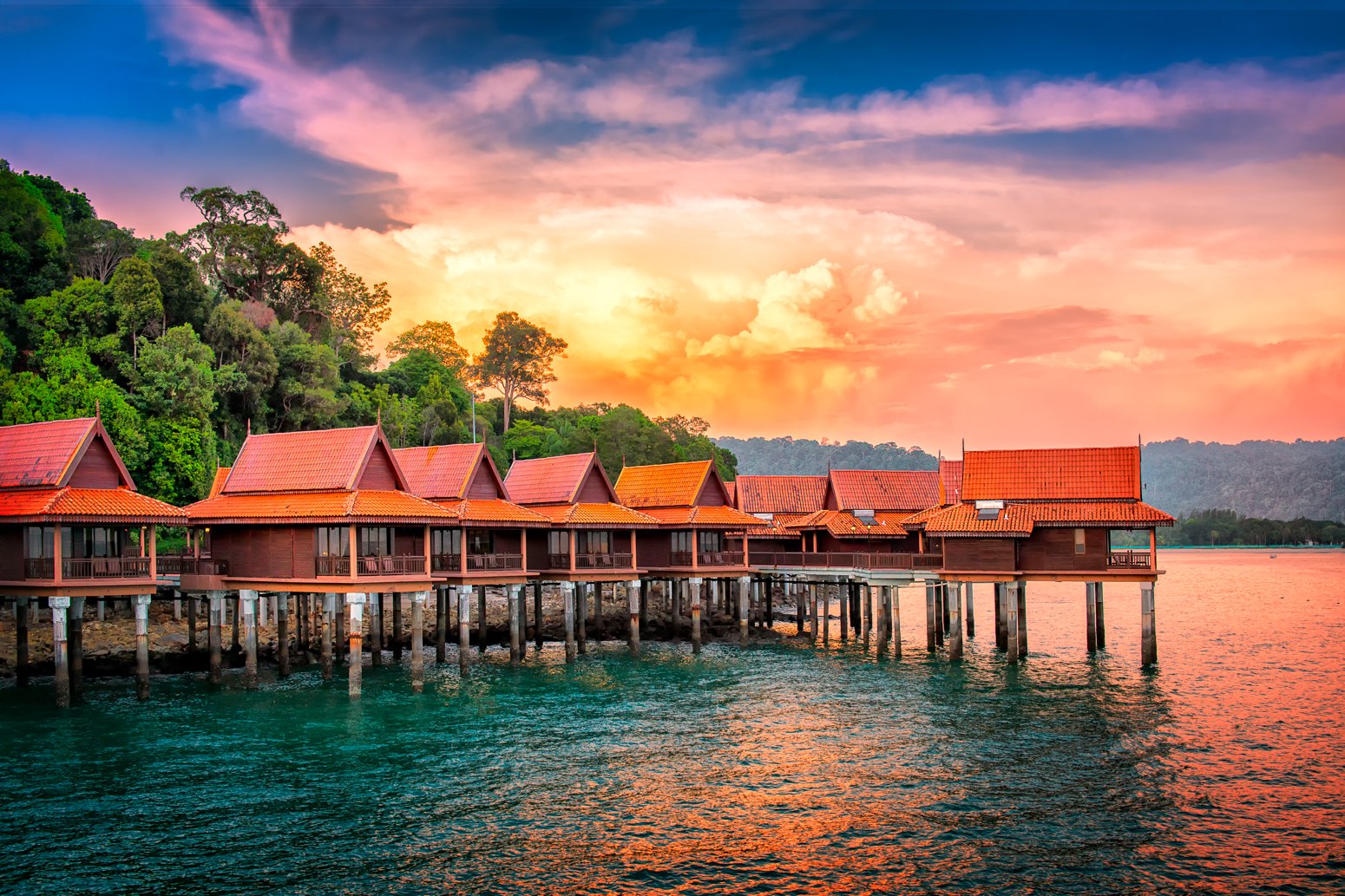 Malaysia Honeymoon Packages 2026 – Romantic Anniversary & Luxury Couple Escapes