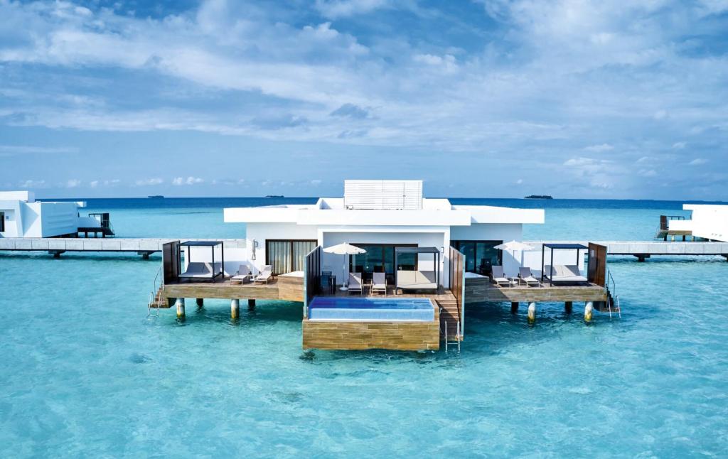 Maldives Honeymoon Packages 2026 – Luxury Overwater Villa & Romantic Island Escapes